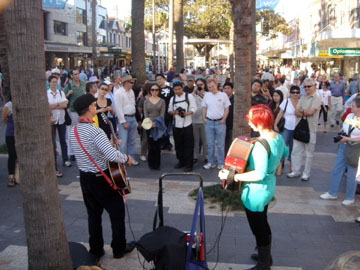 roving musicians performing on the streets in Sydney